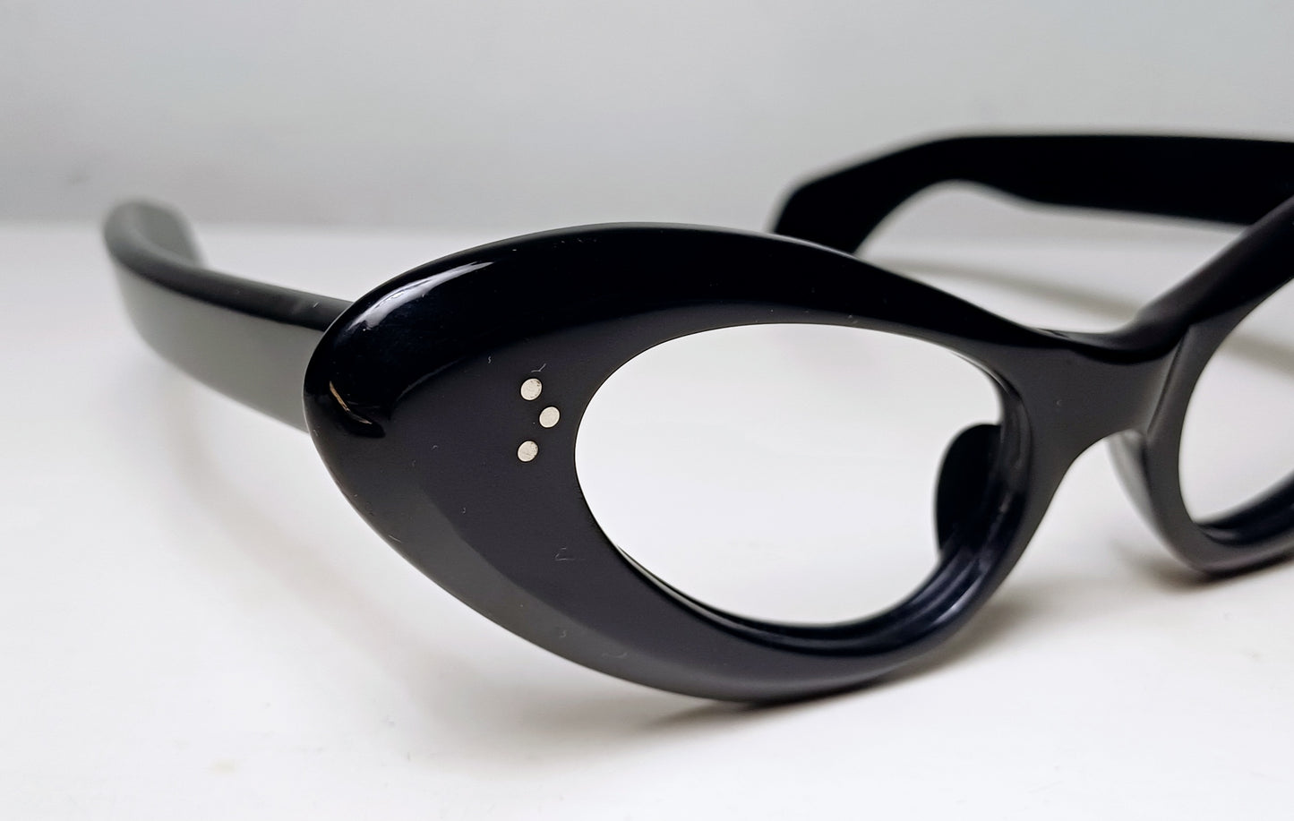 1950's IOMSA made in Mexico model CAT EYE solid frame color piano black