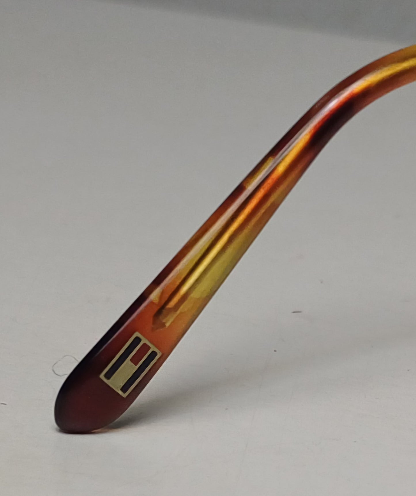 1990's TOMMY HILFIGER sunglasses oval made in Japan lennon eyewear