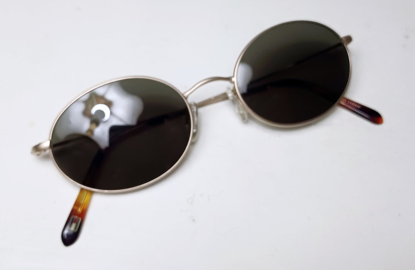 1990's TOMMY HILFIGER sunglasses oval made in Japan lennon eyewear