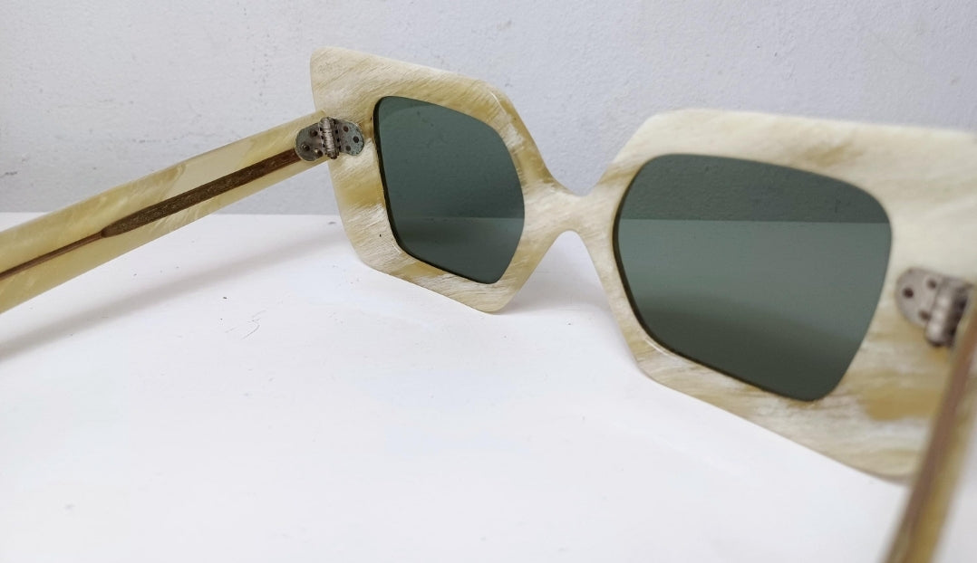 1960's UNSIGNED Cat eye made in France FDR eyeglasses solid frame