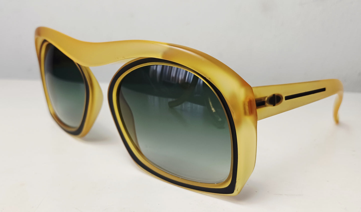 1980's CHRISTIAN DIOR made in Germany 🇩🇪 modelo 2043 rare model optyl