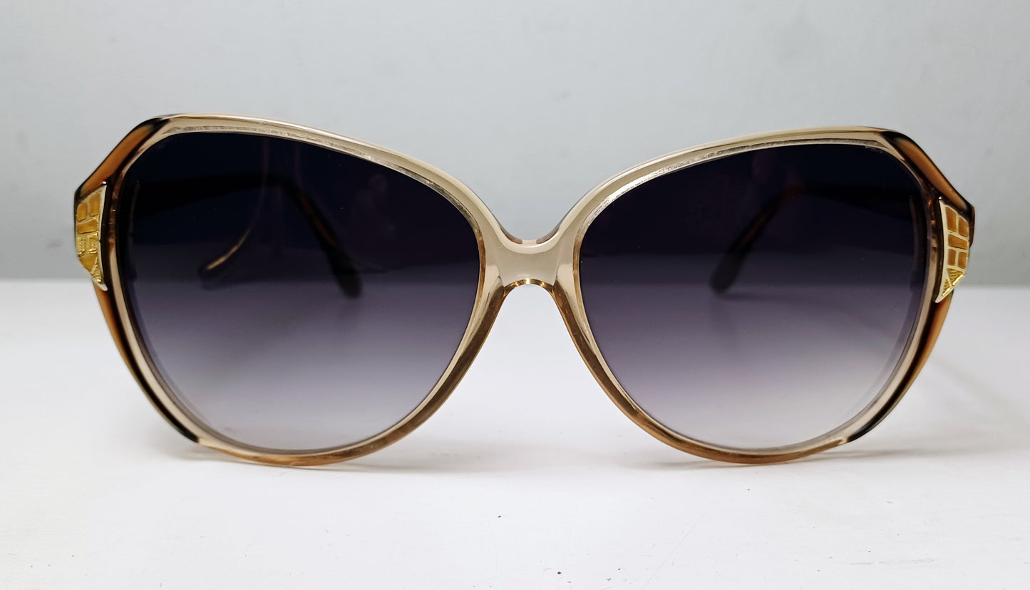 1990's GUCCI sunglasses Made in Italy Model GG 110 deluxe Fashion Eyewear