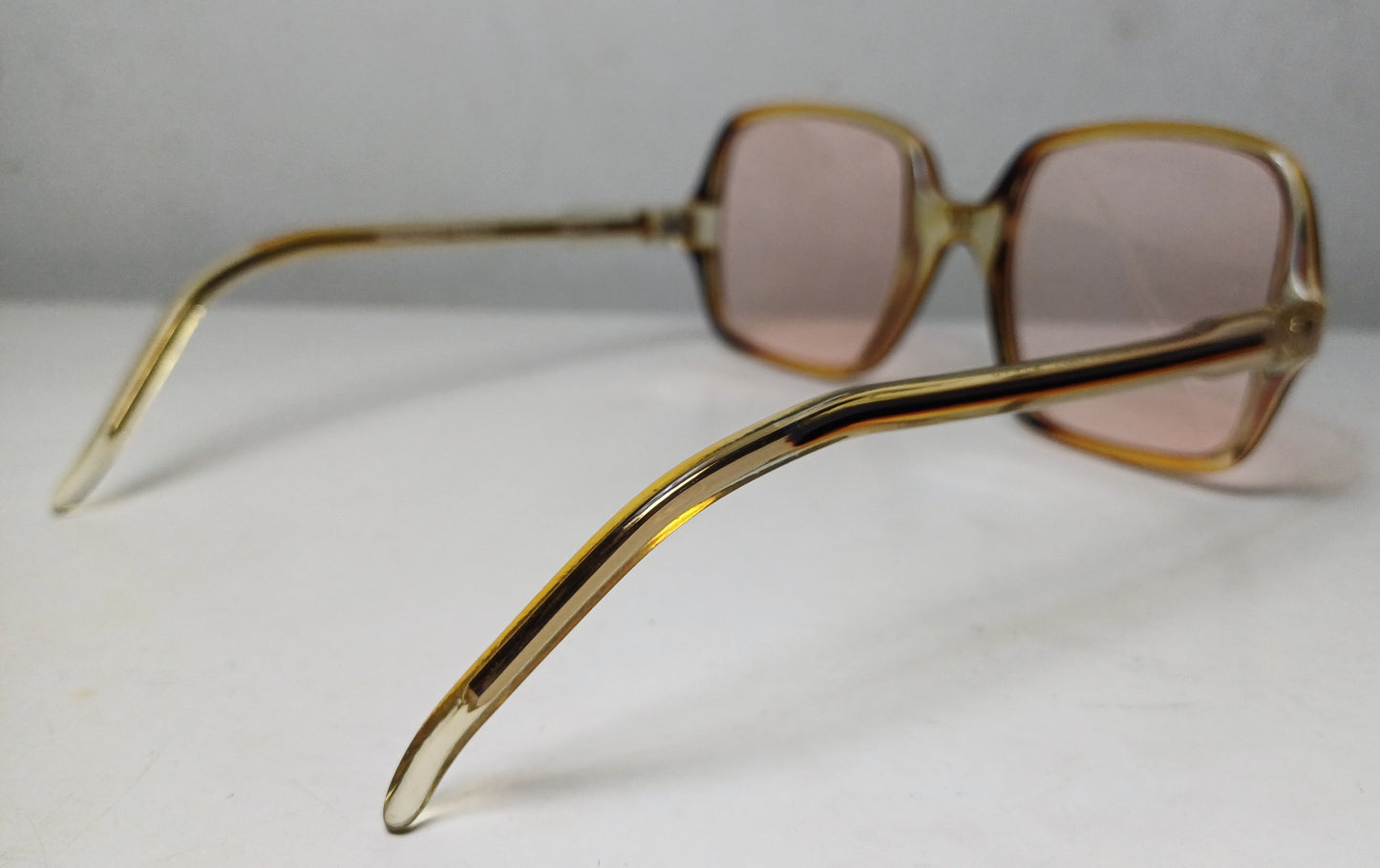 1970's NINA RICCI made in France sunglasses square / lens pink light