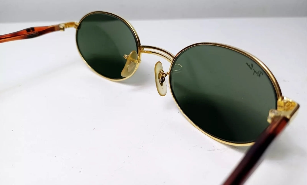 1980's RAYBAN B&L USA sunglasses model W2543 Rituals oval amulet